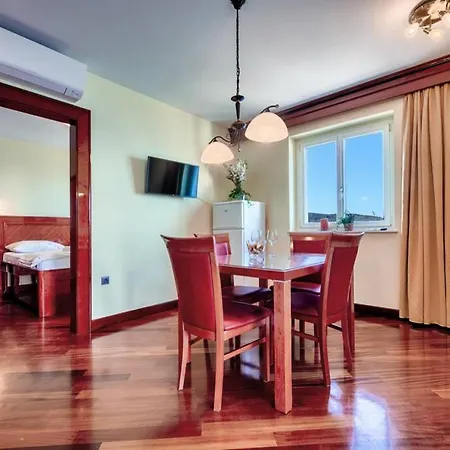 Seafront Apartment Duo Vis Exterior photo