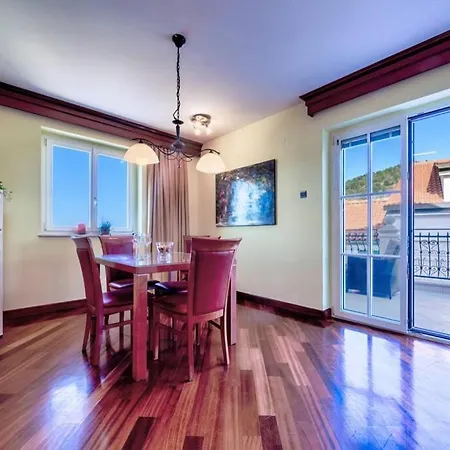 Seafront Apartment Duo Vis Exterior photo