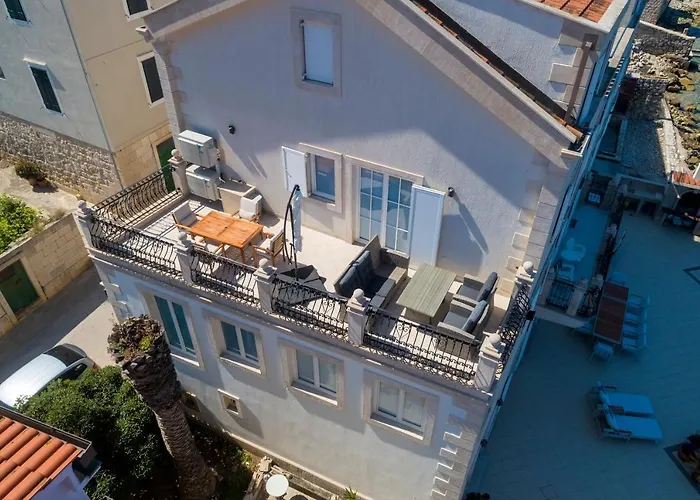 Seafront Apartment Duo